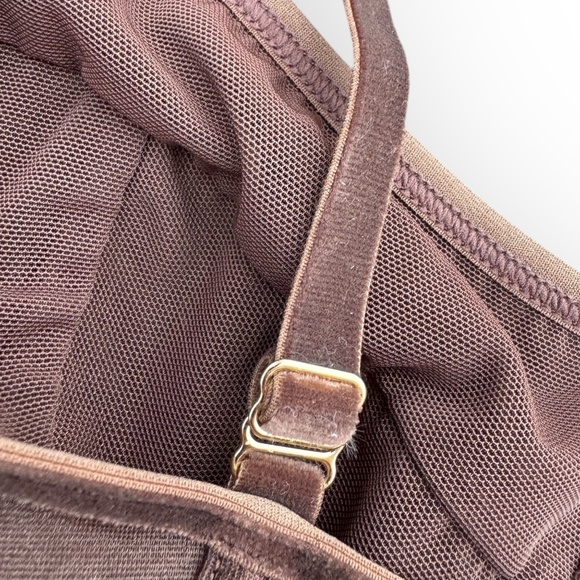 SKIMS Shimmering Corset Bra - Picture 8 of 14